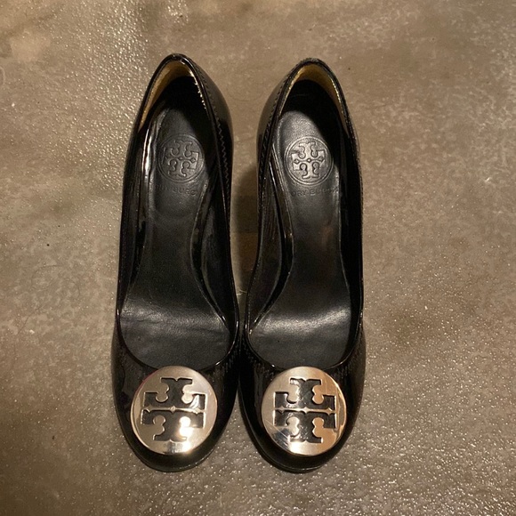 Tory Burch Emblem Heels - Picture 1 of 7
